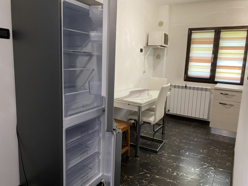 Garsoniera mobilata si utilata complet, 1Mai- Confectii, foarte spatioasa, decomandata