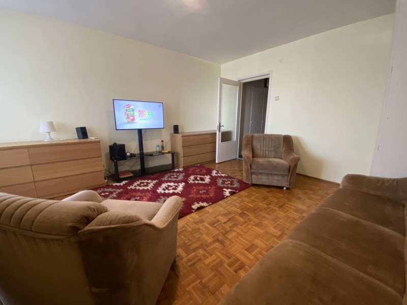Garsoniera mobilata si utilata complet, Brazda- Complexul Nou, foarte spatioasa, vedere panoramica superba