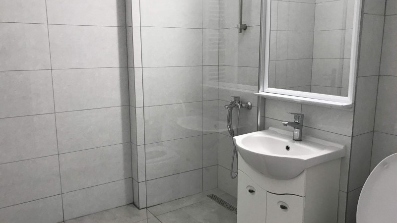 Garsoniera moderna Str Caracal, fostul RAR, langa MALL