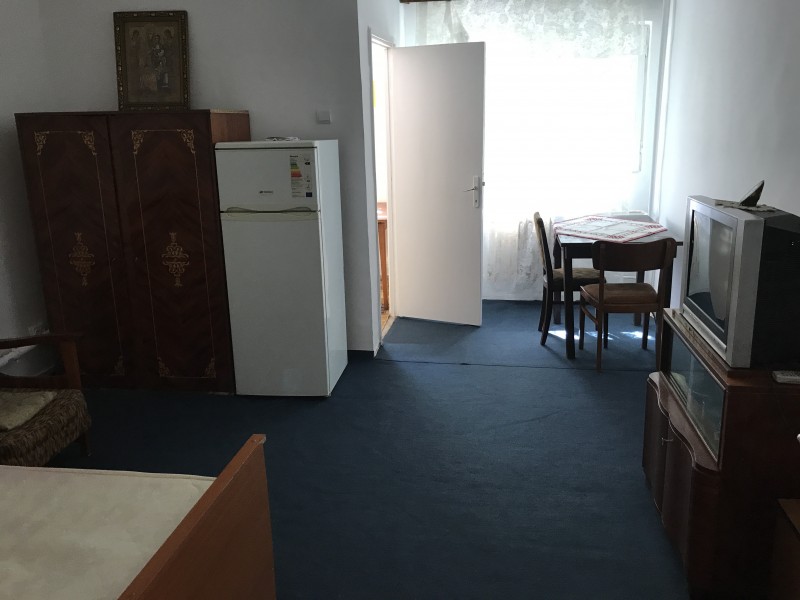 Garsoniera parter, Calea Bucuresti, Institut, semidecomandata
