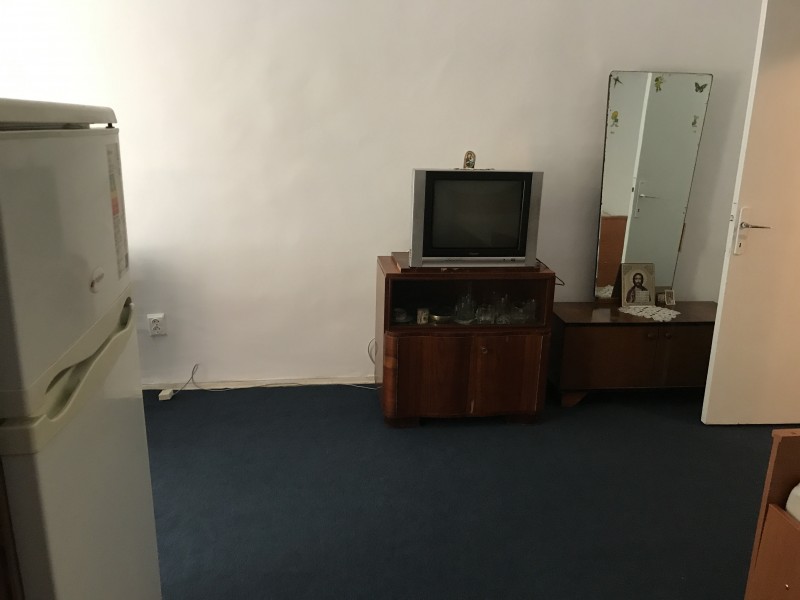 Garsoniera parter, Calea Bucuresti, Institut, semidecomandata