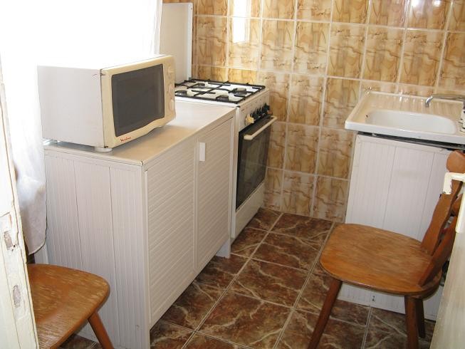 Garsoniera semidecomandata, mobilata, etaj 4/4, Brazda lui Novac, bloc 1990