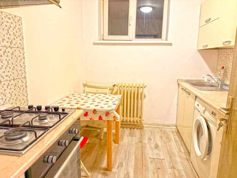 Inchiriere apartament 2 camere, etaj 4/4, Calea Bucuresti, zona Institut