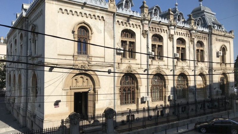 Inchiriere apartament 2 camere decomandat, etaj1 Primarie