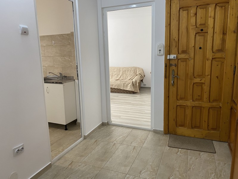 Inchiriere apartament 2 camere decomandat, mobilat, etaj 1/4, Cornitoiu, zona Liceul Energetic