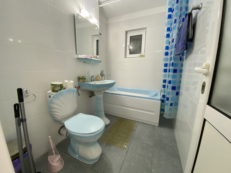 Inchiriere apartament 2 camere decomandat, mobilat, etaj 1/4, Cornitoiu, zona Liceul Energetic
