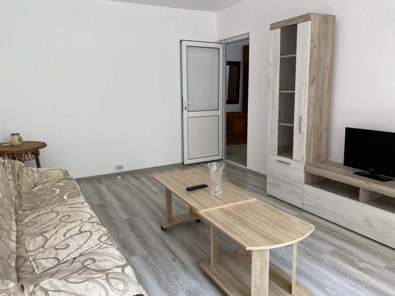 Inchiriere apartament 2 camere decomandat, mobilat, etaj 1/4, Cornitoiu, zona Liceul Energetic