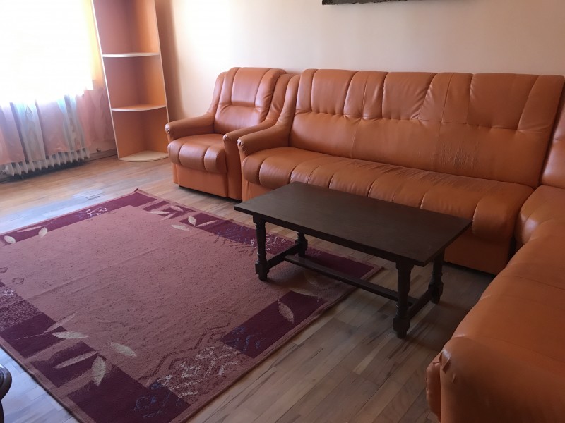 Inchiriere apartament 2 camere decomandat, mobilat, etaj 3/4, 1 Mai, zona Kaufland