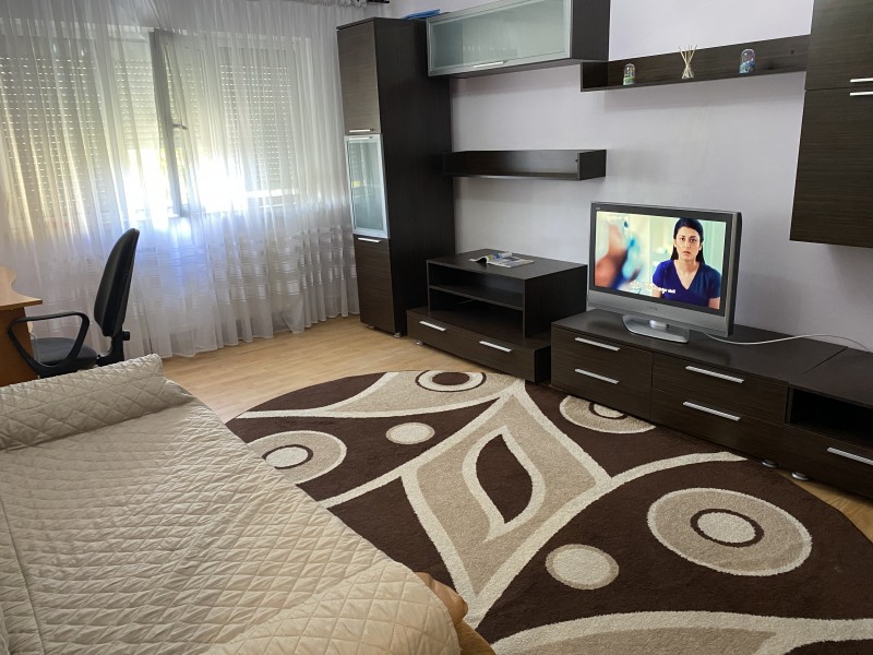 Apartament 2 camere decomandat, mobilat, etaj 3/4, Sarari, in spatele Kaufland