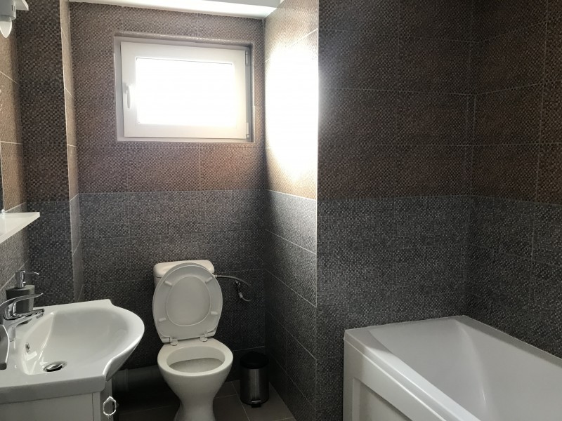 Inchiriere apartament 2 camere decomandat, mobilat, etaj 4/10, an constructie 2018, Craiovita Noua, zona Depou