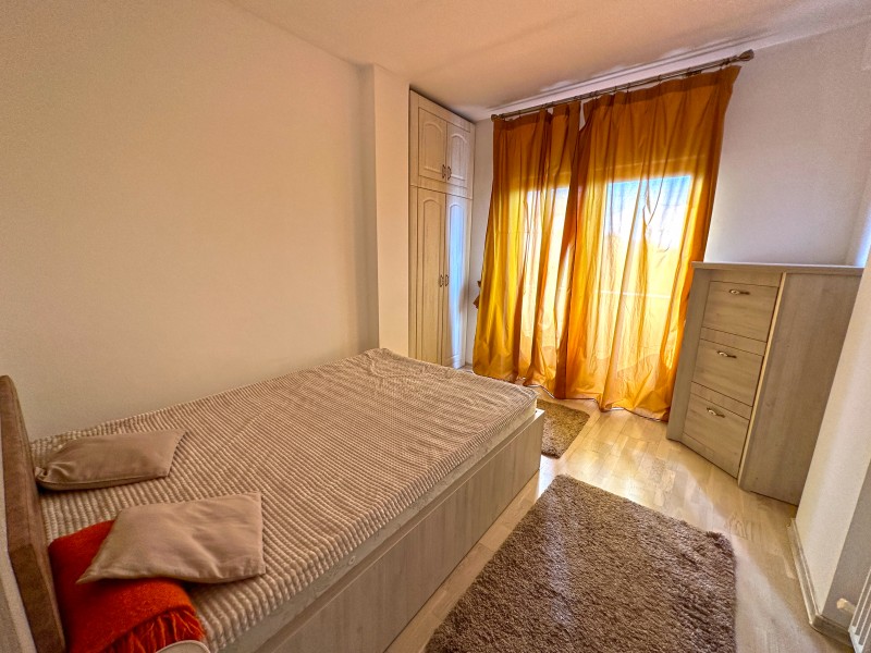 Inchiriere apartament 2 camere decomandat, mobilat, etaj 5/7, Centru, zona Valea Vlaicii