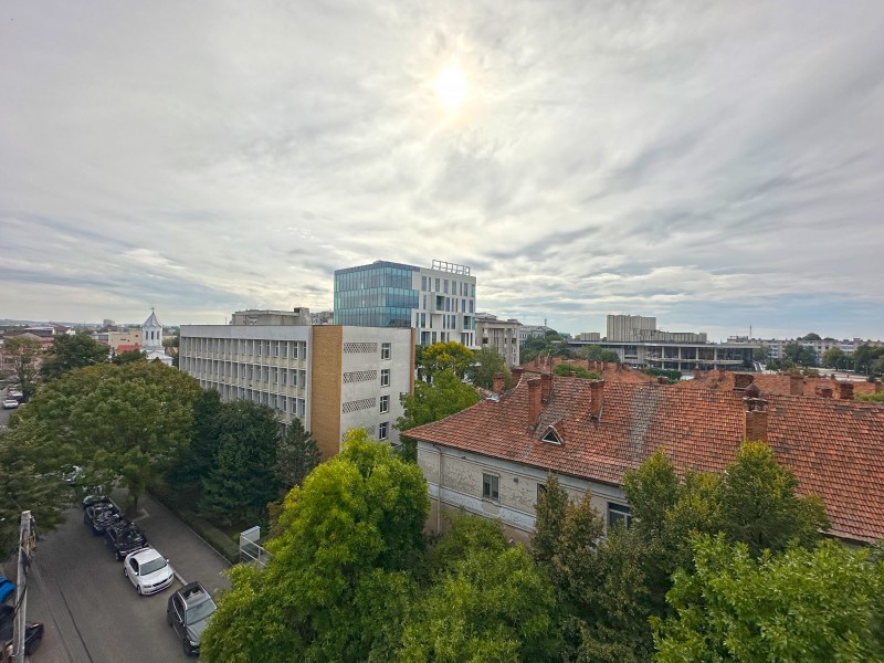 Inchiriere apartament 2 camere decomandat, mobilat, etaj 5/7, Centru, zona Valea Vlaicii
