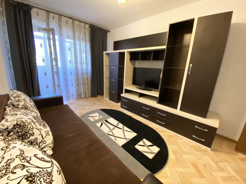 Inchiriere apartament 2 camere decomandat, mobilat, etaj 6/7, Calea Bucuresti, zona Piata Centrala