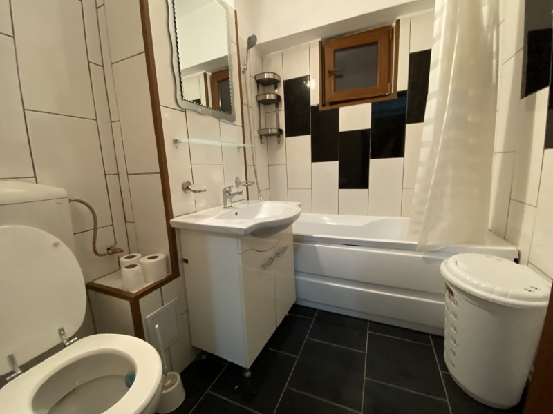 Inchiriere apartament 2 camere decomandat, mobilat, etaj 6/7, Calea Bucuresti, zona Piata Centrala