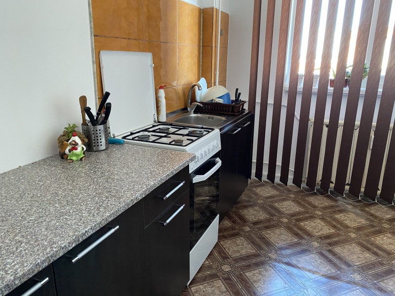 Inchiriere apartament 2 camere decomandat, mobilat, etaj 8/8, suprafata 60 mp, Rovine