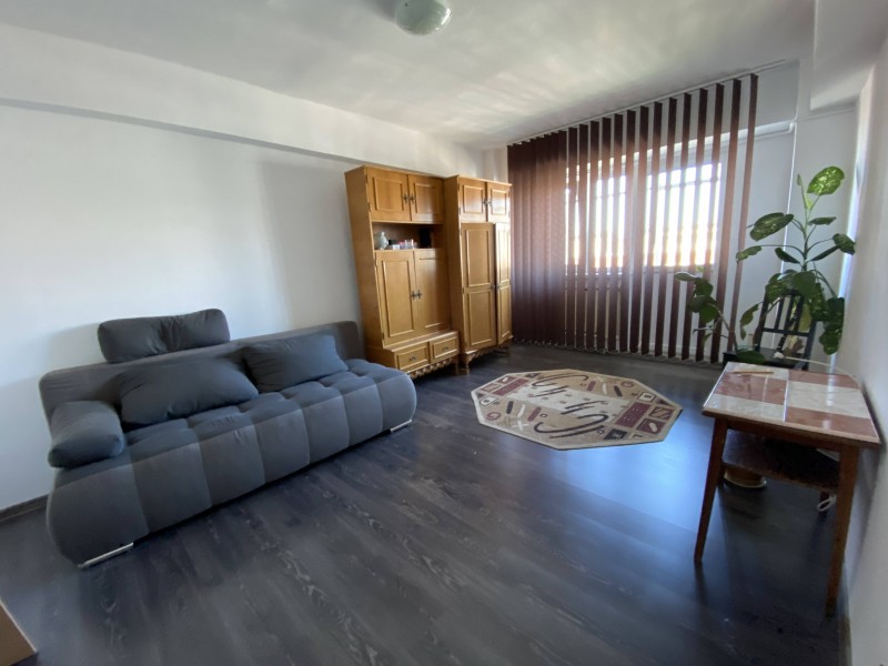 Inchiriere apartament 2 camere decomandat, mobilat, etaj 8/8, suprafata 60 mp, Rovine