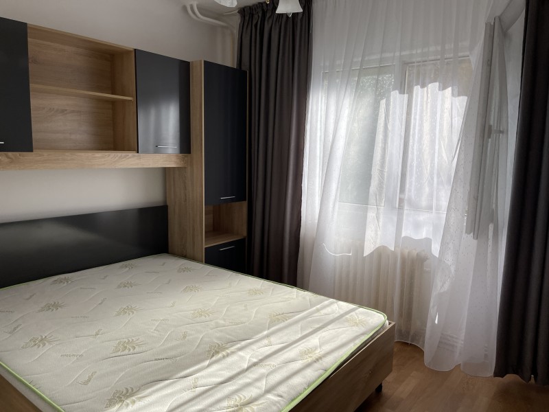 Inchiriere apartament 2 camere decomandat, mobilat, parter/4, 1 Mai, zona Sara