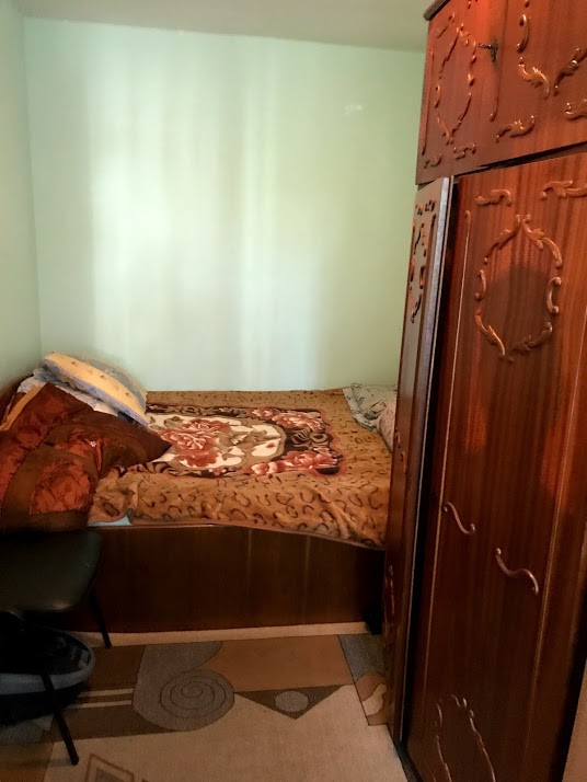 Inchiriere apartament 2 camere semidecomandat, etaj 2/4, Craiovita Noua, zona Orizont
