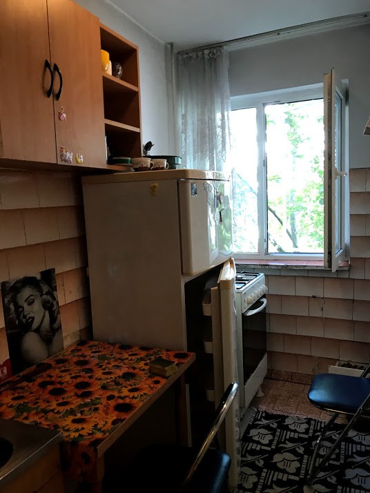Inchiriere apartament 2 camere semidecomandat, etaj 2/4, Craiovita Noua, zona Orizont