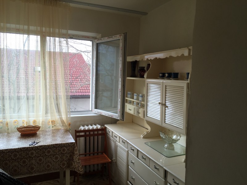 Inchiriere apartament 2 camere semidecomandat, mobilat, etaj 3/4, Rovine, zona IRUC