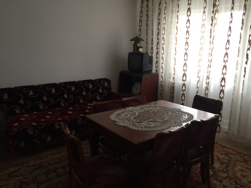Inchiriere apartament 2 camere semidecomandat, mobilat, etaj 3/4, Rovine, zona IRUC