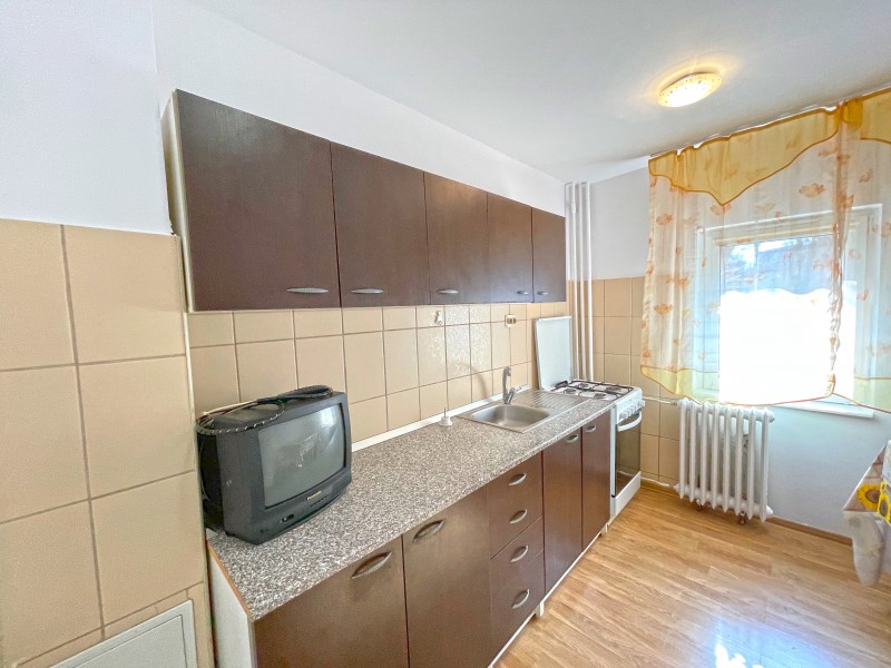 Inchiriere apartament 2 camere semidecomandat, mobilat, parter/4, Brazda lui Novac, zona Complex Vechi