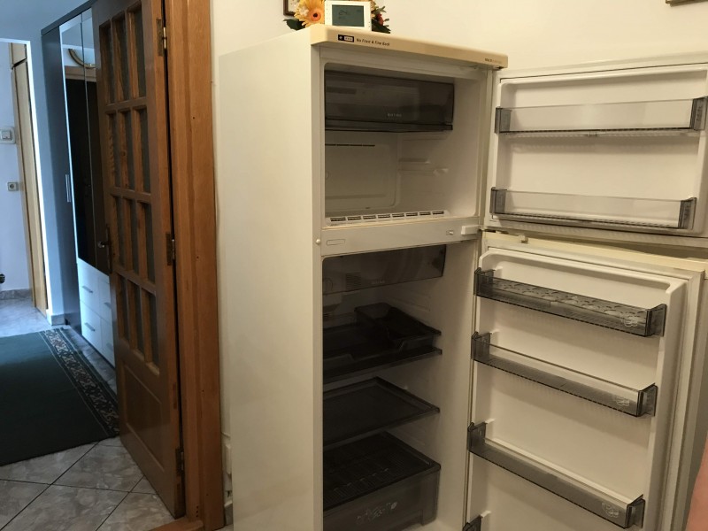 Inchiriere apartament 3 camere decomandat, mobilat, etaj 1/4, Calea Severinului, zona Gradina Botanica