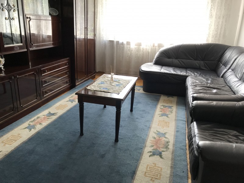 Inchiriere apartament 3 camere decomandat, mobilat, etaj 1/4, Calea Severinului, zona Gradina Botanica