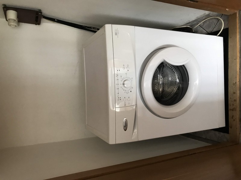 Inchiriere apartament 3 camere decomandat, mobilat, etaj 1/4, Calea Severinului, zona Gradina Botanica
