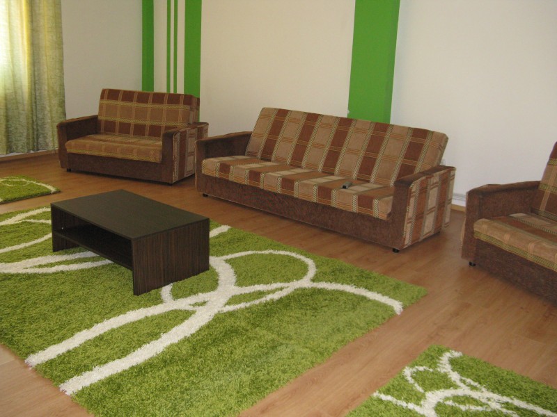 Inchiriere apartament 3 camere decomandat, mobilat, etaj 1/4, suprafata 110 mp, Calea Severinului, zona Gradina Botanica