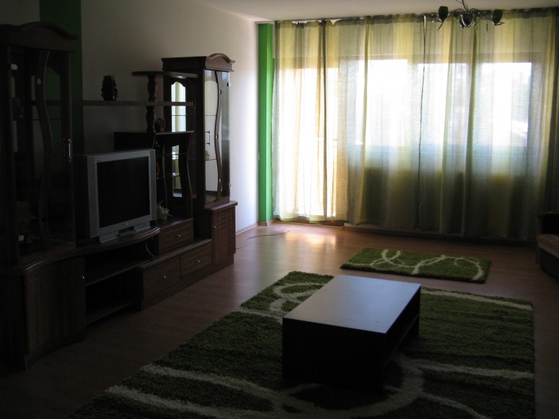Inchiriere apartament 3 camere decomandat, mobilat, etaj 1/4, suprafata 110 mp, Calea Severinului, zona Gradina Botanica