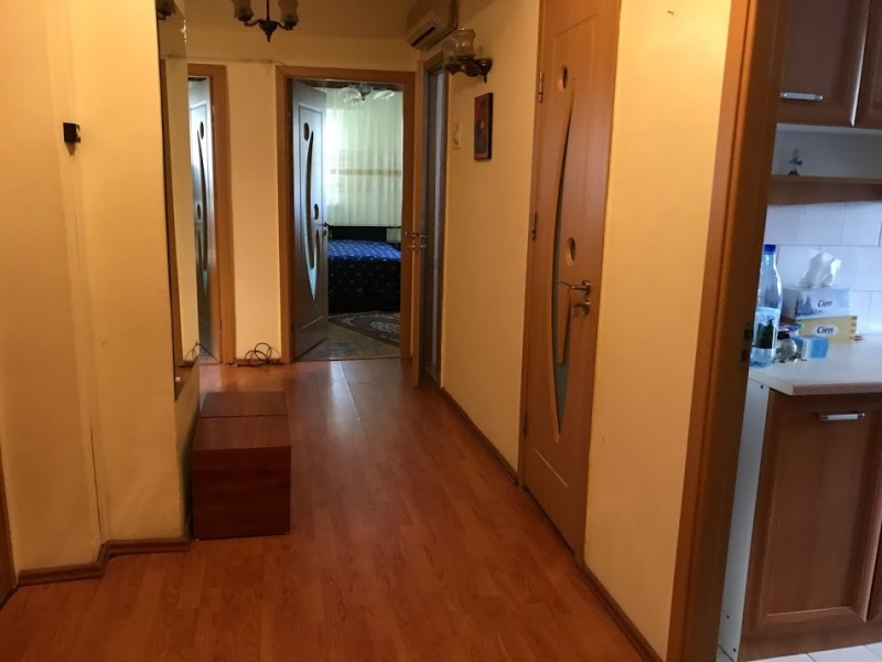 Inchiriere apartament 3 camere decomandat, mobilat, etaj 2/7, an constructie 1995, Calea Bucuresti, zona Piata Centrala