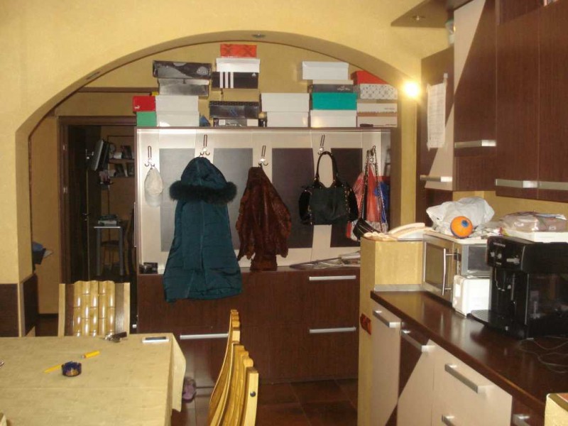 Inchiriere apartament 3 camere decomandat, mobilat, etaj 4/4, Calea Bucuresti, zona OMV