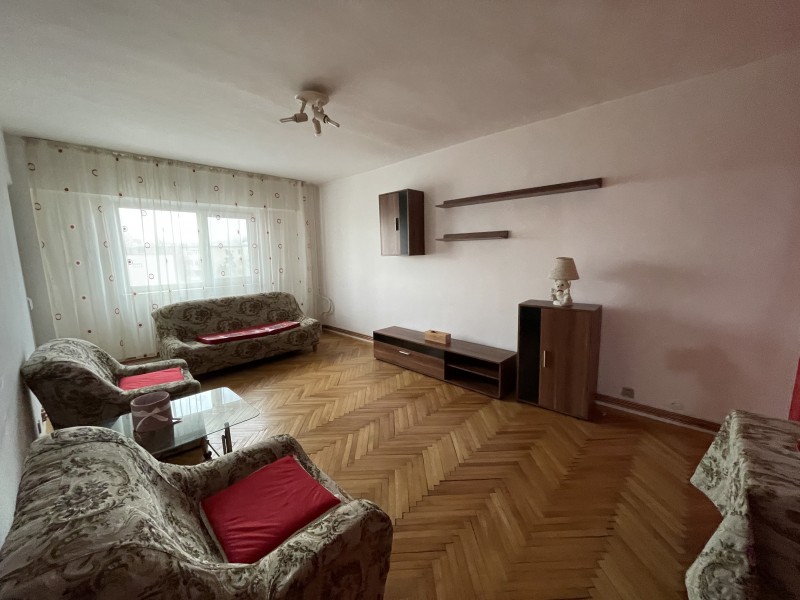 Inchiriere apartament 3 camere decomandat, mobilat, etaj 4/7, Calea Bucuresti, zona Piata Centrala