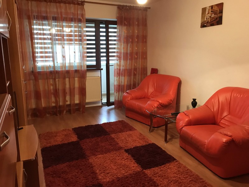 Inchiriere apartament 3 camere decomandat, mobilat, etaj 5/8, suprafata 65 mp, an constructie 1983, 1 Mai, zona Confectii