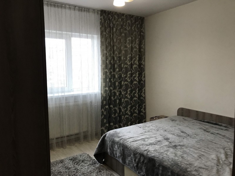Inchiriere apartament 3 camere decomandat, mobilat, etaj 5/8, suprafata 65 mp, an constructie 1983, 1 Mai, zona Confectii
