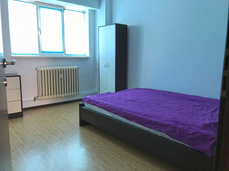 Inchiriere apartament 3 camere decomandat, mobilat, etaj 6/7, Calea Bucuresti, zona Mc'Donalds