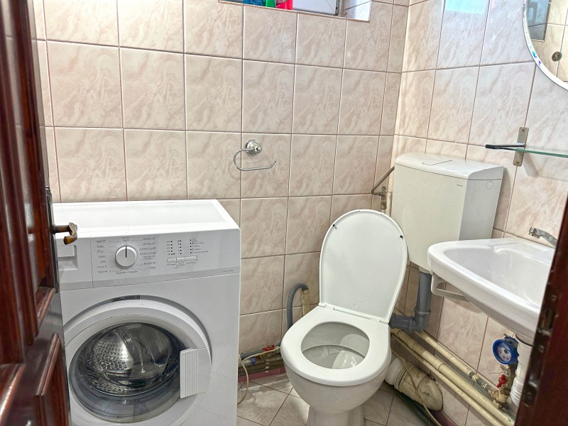 Inchiriere apartament 3 camere decomandat, mobilat, etaj 7/4, Calea Bucuresti, zona Piata Centrala