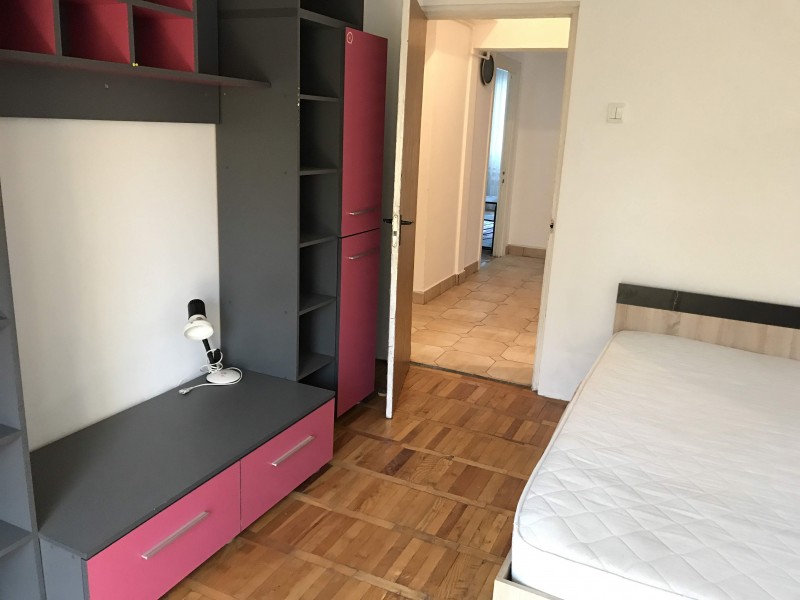 Inchiriere apartament 3 camere decomandat, mobilat, etaj 7/8, Calea Bucuresti, zona Piata Centrala
