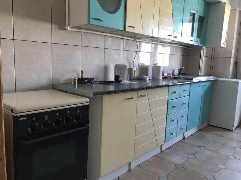 Inchiriere apartament 3 camere decomandat, mobilat, etaj 7/8, Calea Bucuresti, zona Piata Centrala