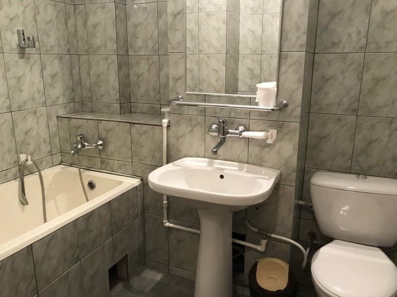 Inchiriere apartament 3 camere decomandat, mobilat, etaj 7/8, Calea Bucuresti, zona Piata Centrala
