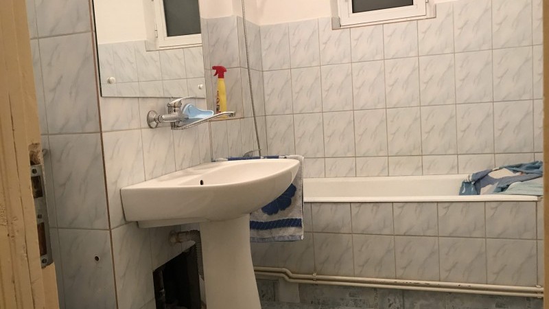 Inchiriere apartament 4 camere decomandat, mobilat, etaj 5/10, Rovine