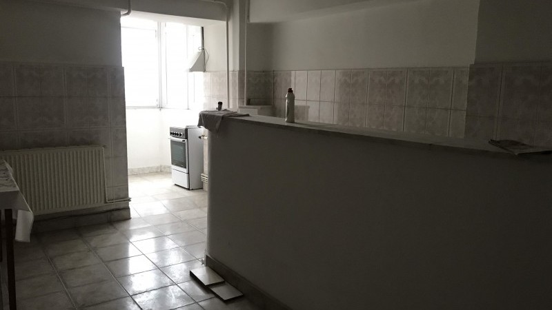 Inchiriere apartament 4 camere decomandat, mobilat, etaj 5/10, Rovine