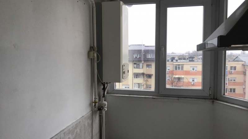 Inchiriere apartament 4 camere decomandat, mobilat, etaj 5/10, Rovine