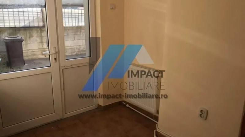 Casa 100 mp, 3 camere, centrala, curata 300 euro