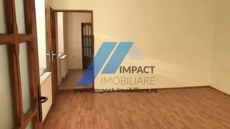 Casa 100 mp, 3 camere, centrala, curata 300 euro