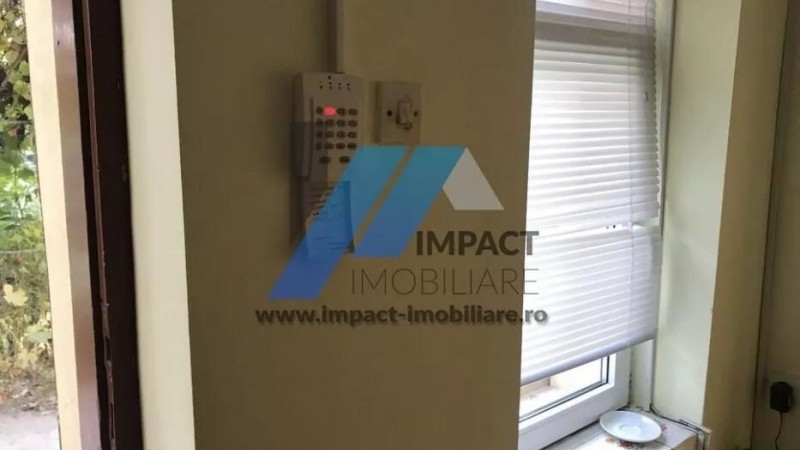 Casa 100 mp, 3 camere, centrala, curata 300 euro