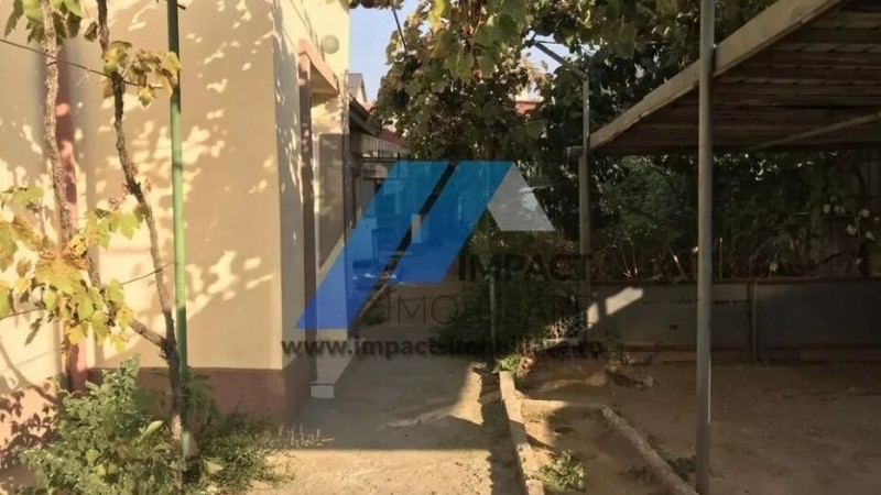 Casa 100 mp, 3 camere, centrala, curata 300 euro