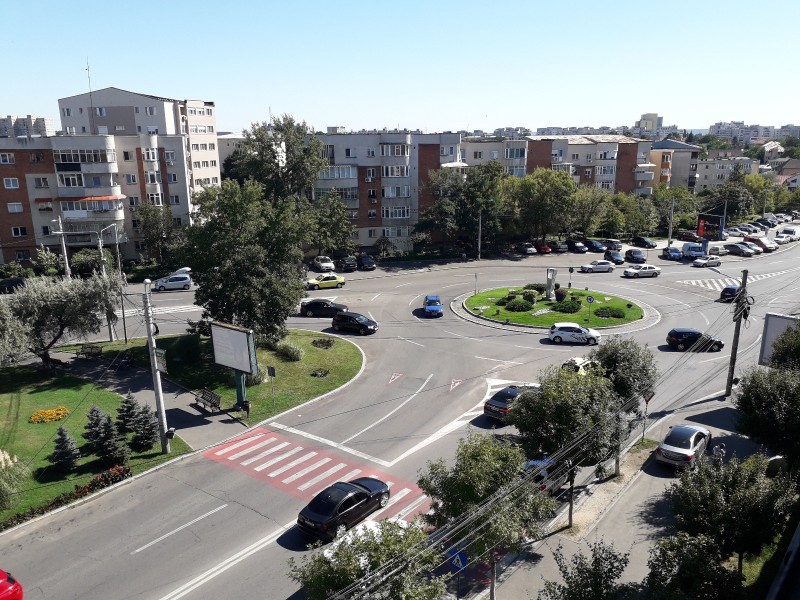 Inchiriere garsoniera, nemobilata ,etaj4, Brazda lui Novac, Rond, Carol I