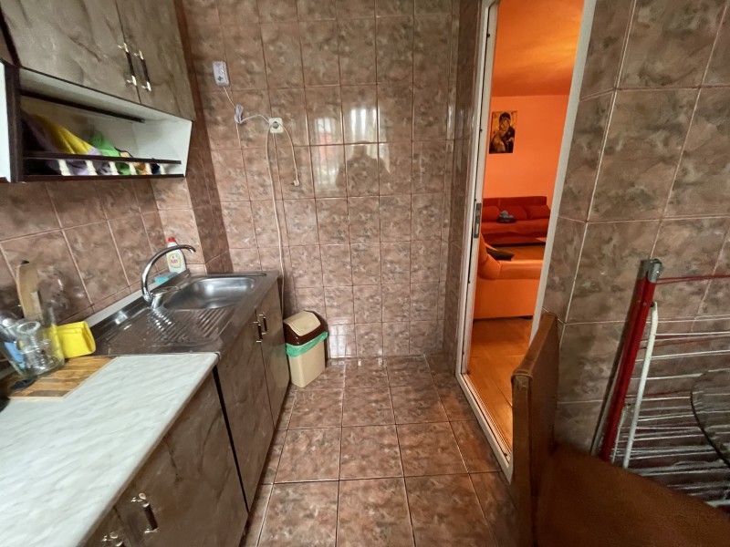 Inchiriere garsoniera 1 Mai - Ciuperca vis a vis Sala Polivalenta, libera